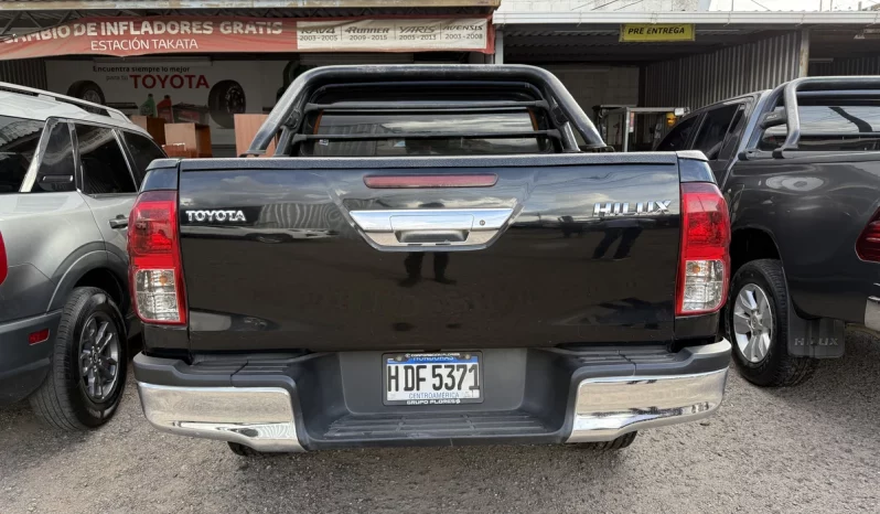 TOYOTA HILUX 2020 MECANICO DISEL NEGRO ACTITUD MICA lleno