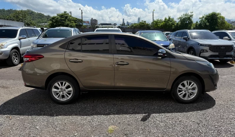 TOYOTA YARIS 2018 GASOLINA lleno