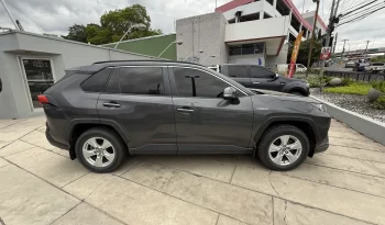 Toyota RAV4 2021 Silver Metalico lleno