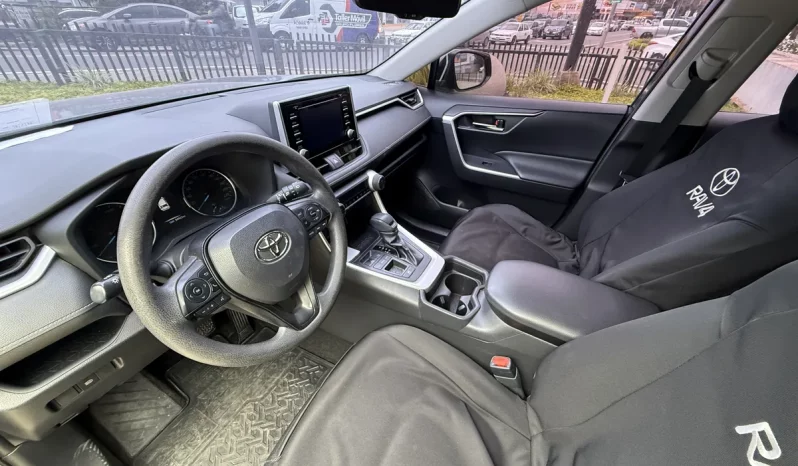 Toyota RAV4 2021 Silver Metalico lleno