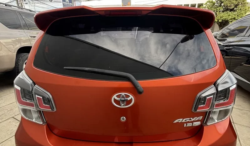 TOYOTA AGYA 2021 ANARANJADO METALICO lleno