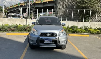 TOYOTA RUSH 2018 SILVER METALICO lleno