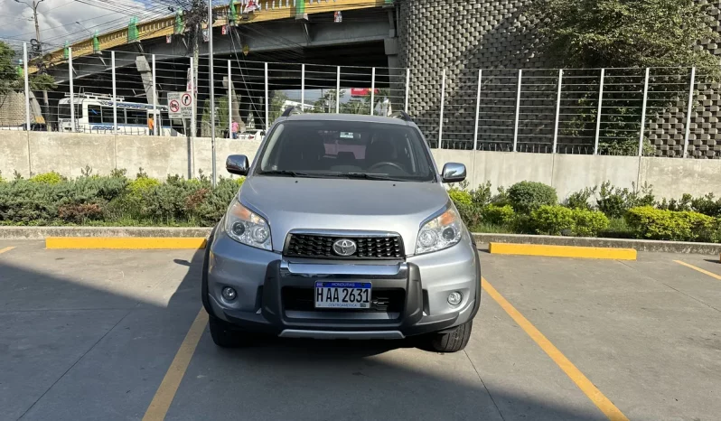 TOYOTA RUSH 2018 SILVER METALICO lleno