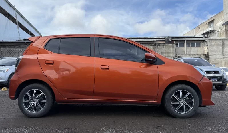 TOYOTA AGYA 2021 ANARANJADO METALICO lleno