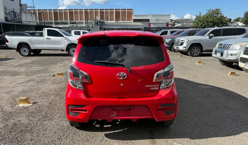 TOYOTA AGYA 2022 ROJO GASOLINA lleno