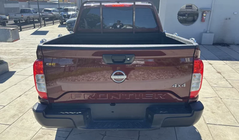 NISSAN NP300 FRONTIER 4X4 2025 CAFÉ lleno