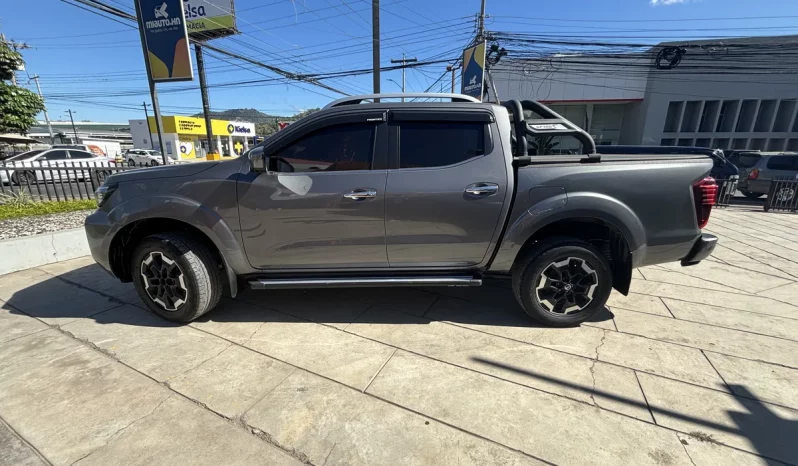 NISSAN NP300 FRONTIER 4X4 2023 GRIS lleno