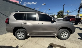 TOYOTA LAND CRUISER PRADO 2022 BRONZE METALICO lleno