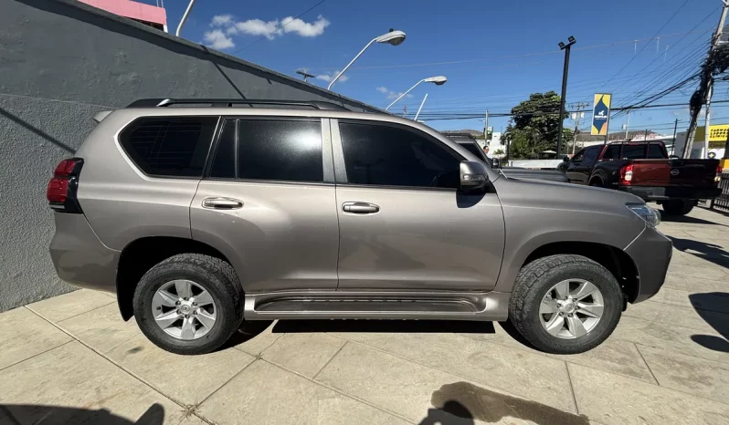 TOYOTA LAND CRUISER PRADO 2022 BRONZE METALICO lleno