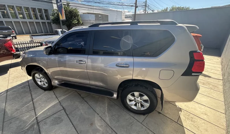 TOYOTA LAND CRUISER PRADO 2022 BRONZE METALICO lleno