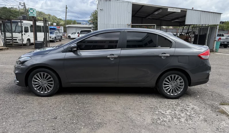SUZUKI CIAZ 2023 GASOLINA GRIS lleno
