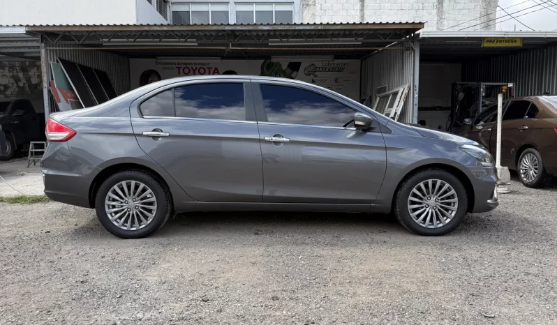 SUZUKI CIAZ 2023 GASOLINA GRIS lleno