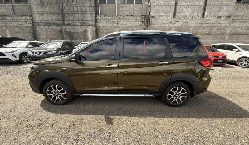 SUZUKI XL7 2023 GASOLINA CAFÉ Y NEGRO lleno