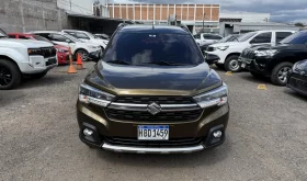 SUZUKI XL7 2023 GASOLINA CAFÉ Y NEGRO