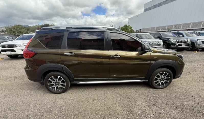 SUZUKI XL7 2023 GASOLINA CAFÉ Y NEGRO lleno