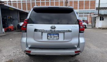 TOYOTA LAND CRUISER PRADO BLINDADA 2023 SILVER METALICO lleno