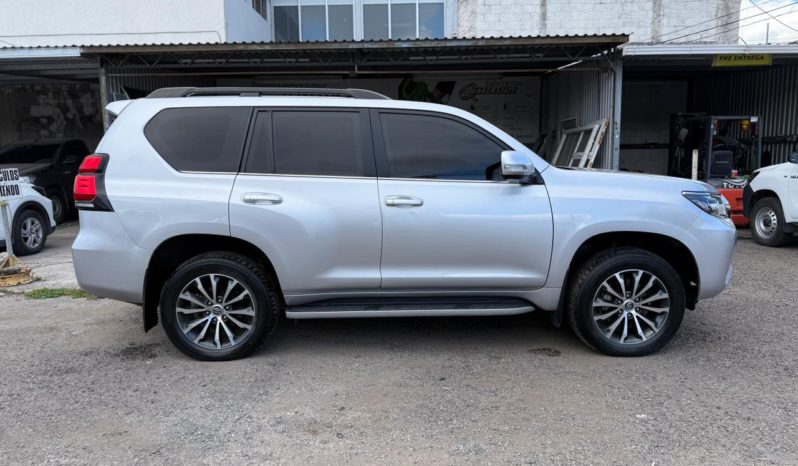 TOYOTA LAND CRUISER PRADO BLINDADA 2023 SILVER METALICO lleno