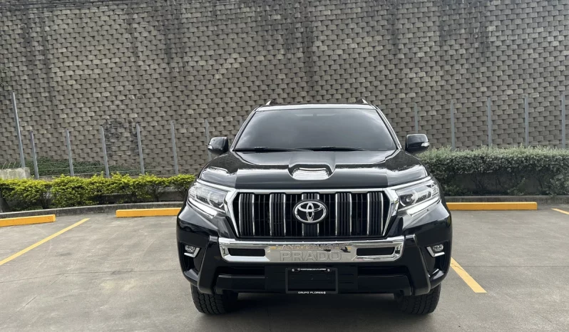 TOYOTA LAND CRUISER PRADO TXL 2023 NEGRO MICA lleno