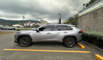 Toyota RAV4 2024 4×4 AUTOMATICO SILVER METALICO lleno