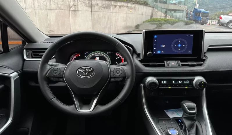 Toyota RAV4 2024 4×4 AUTOMATICO SILVER METALICO lleno