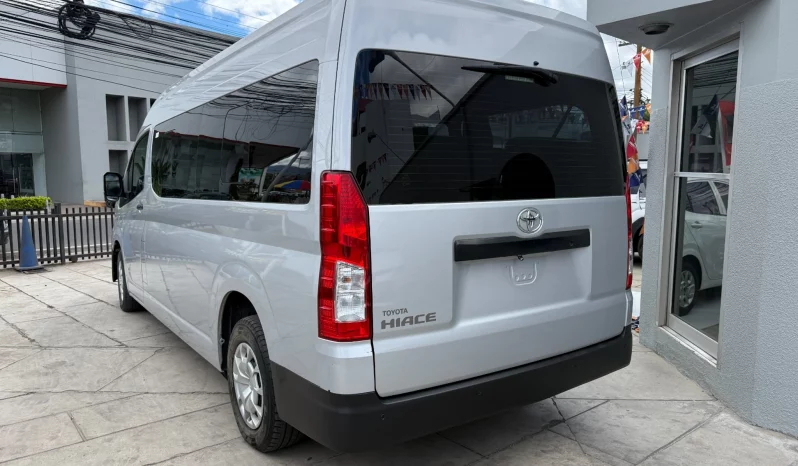 TOYOTA AUTOBUS HIACE 2022 DIESEL lleno