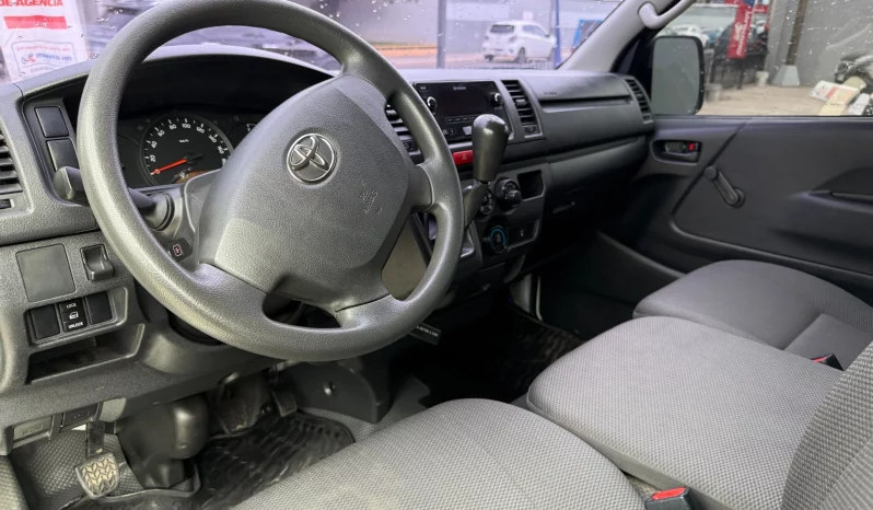 TOYOTA AUTOBUS HIACE 2023 DIESEL lleno