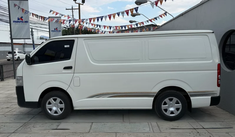 TOYOTA AUTOBUS HIACE 2023 DIESEL lleno