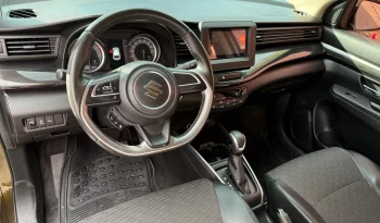 SUZUKI XL7 2023 GASOLINA CAFÉ Y NEGRO lleno