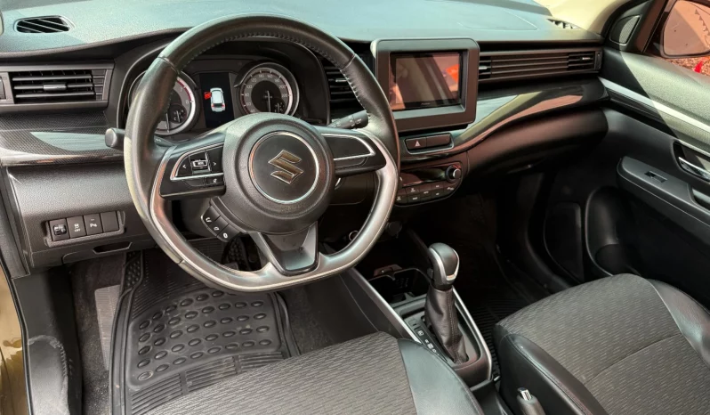 SUZUKI XL7 2023 GASOLINA CAFÉ Y NEGRO lleno