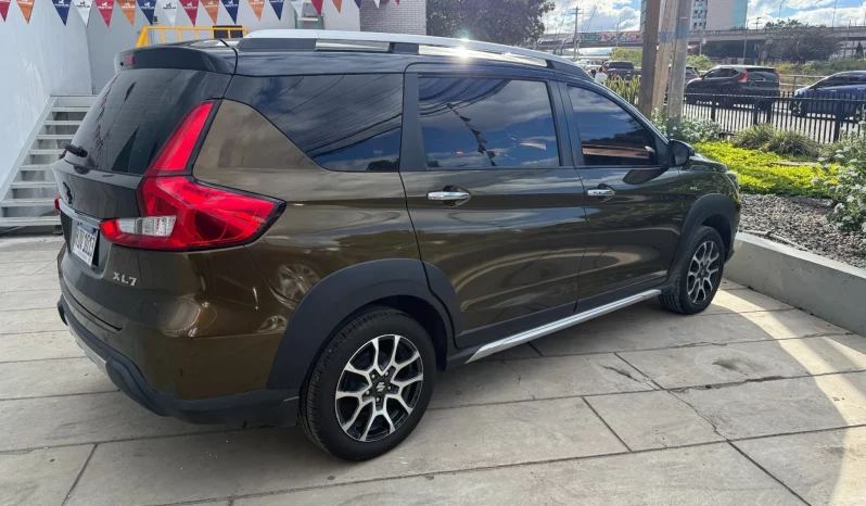 SUZUKI XL7 2023 GASOLINA CAFÉ Y NEGRO lleno