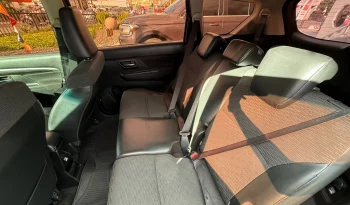 SUZUKI XL7 2023 GASOLINA CAFÉ Y NEGRO lleno