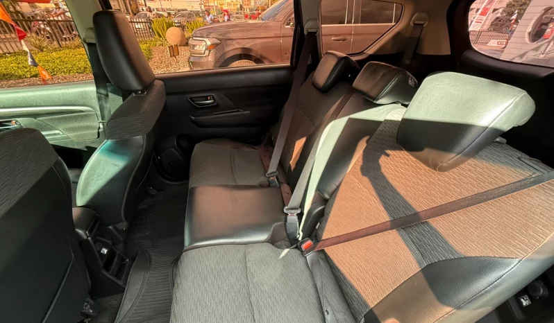 SUZUKI XL7 2023 GASOLINA CAFÉ Y NEGRO lleno