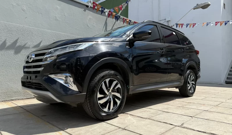 TOYOTA SUV RUSH NEGRO METALICO 2022 lleno