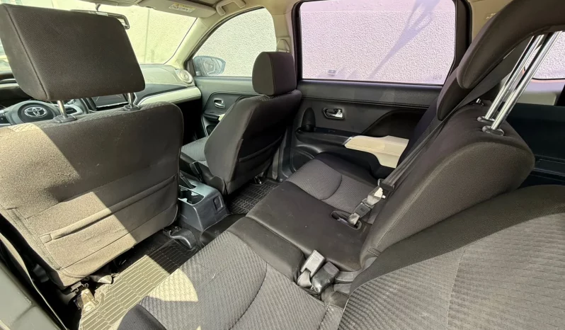 TOYOTA SUV RUSH NEGRO METALICO 2022 lleno