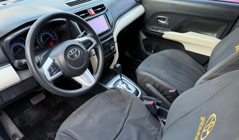 TOYOTA SUV RUSH SILVER METALICO 2022 lleno