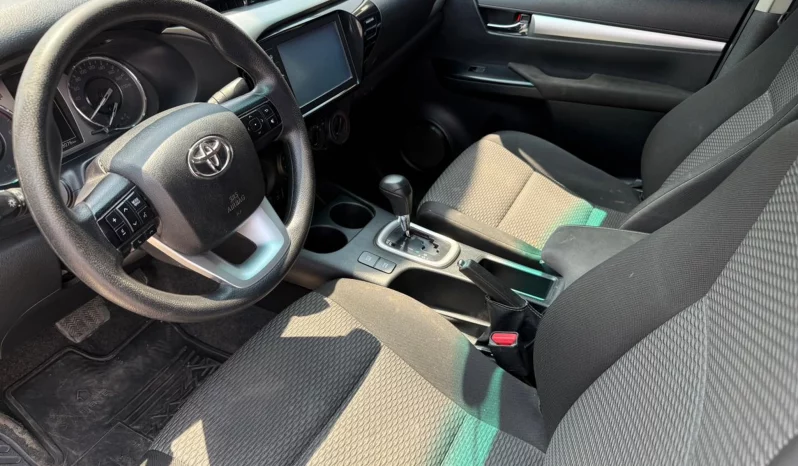 TOYOTA HILUX 2022 SILVER METALICO lleno