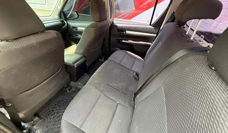 TOYOTA HILUX 2022 SILVER METALICO lleno