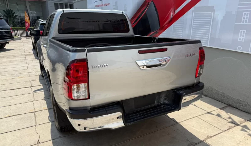 TOYOTA HILUX 2022 SILVER METALICO lleno