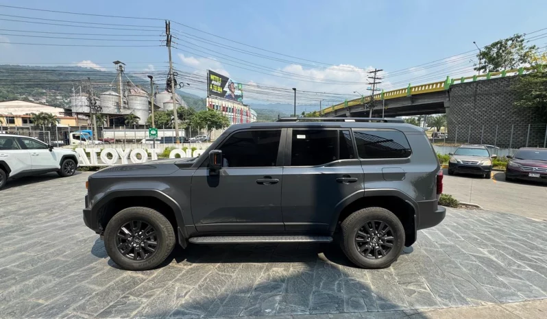 TOYOTA LAND CRUISER PRADO L/C 2025 GRIS OSCURO lleno