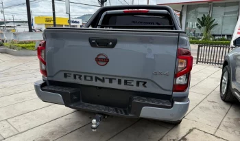 NISSAN PICK UP NP300 2025 4×4 GRIS PERLA lleno