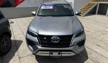 TOYOTA FORTUNER 2024 SILVER METALICO lleno