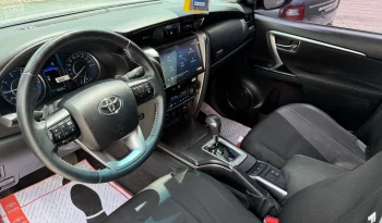 TOYOTA FORTUNER 2024 SILVER METALICO lleno