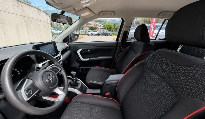 TOYOTA RAIZE 2023 NEGRO lleno