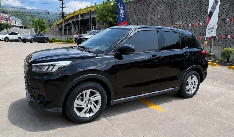 TOYOTA RAIZE 2023 NEGRO lleno