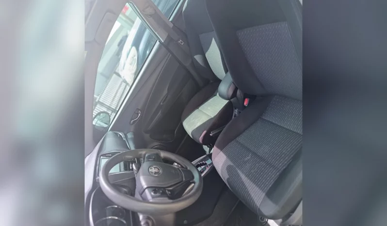 TOYOTA YARIS SEDÁN 2021 SILVER METÁLICO lleno