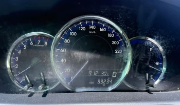 TOYOTA YARIS SEDÁN 2021 SILVER METÁLICO lleno