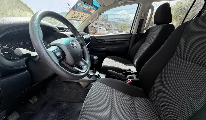 TOYOTA HILUX PICKUP 2026 SUPER BLANCO lleno