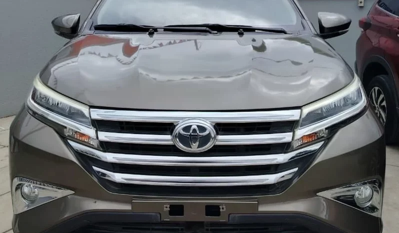 TOYOTA RUSH SUV 2022 BRONZE MICA METÁLICO lleno