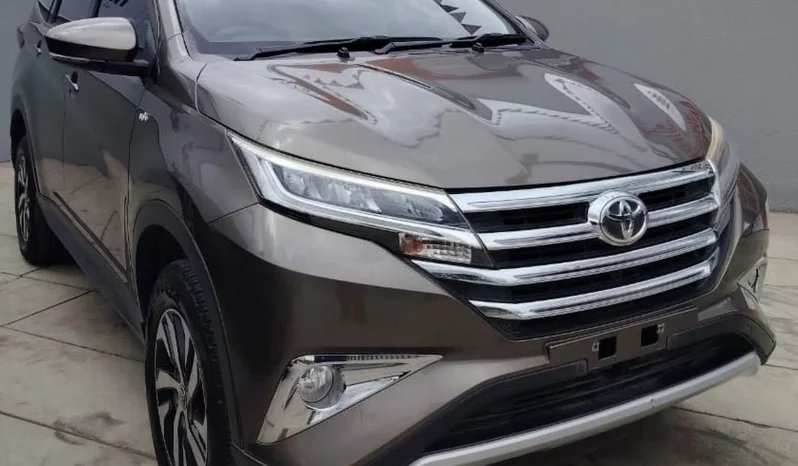 TOYOTA RUSH SUV 2022 BRONZE MICA METÁLICO lleno