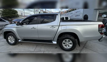 MITSUBISHI L200 PICKUP 2023 PLATEADO METÁLICO lleno